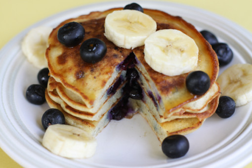 Blueberry-Banana-Protein-Pancake